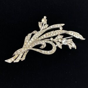 TRIFARI Rhinestone Floral Brooch Pin 1941 Alfred Spaney Hallmarked Pat No 129319